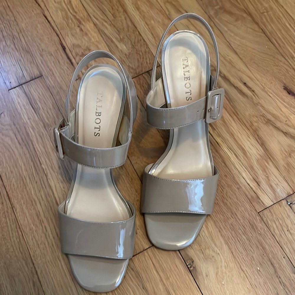 Talbots Tan Patent Leather Block Heel Sandals size 8.5